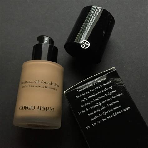 giorgio armani luminous foundation review.